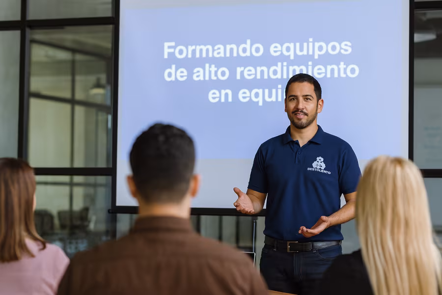 Capacitación ejecutiva para la formación de equipos de alto rendimiento por SICA-TALENTO